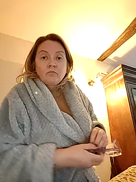 lady charlyne online show from 09.17.25