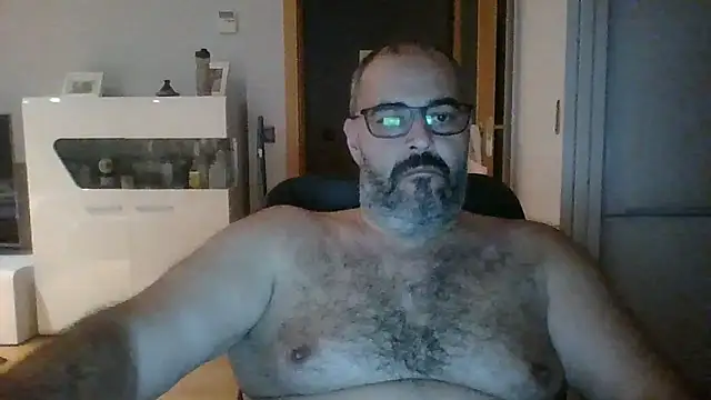 Snapshot of templar2303 chatting on 10.29.25 templar2303 online show from 10.29.25