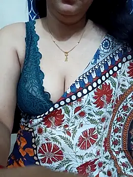 Snapshot of Priya_Boudi chatting on 10.07.25 Priya Boudi online show from 10.07.25