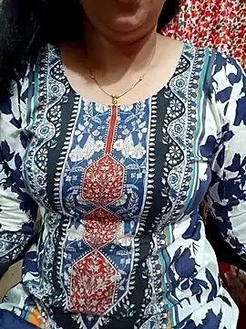 Snapshot of Priya_Boudi chatting on 10.13.25 Priya Boudi online show from 10.13.25