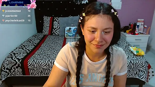 Snapshot of soniafuckboobs chatting on 01.23.25 soniafuckboobs online show from 01.23.25