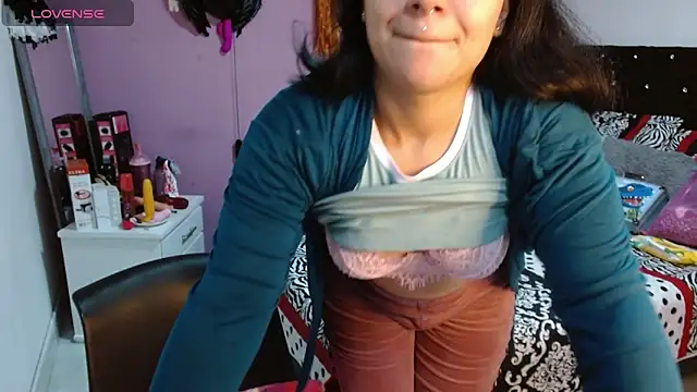 Snapshot of soniafuckboobs chatting on 01.31.25 soniafuckboobs online show from 01.31.25