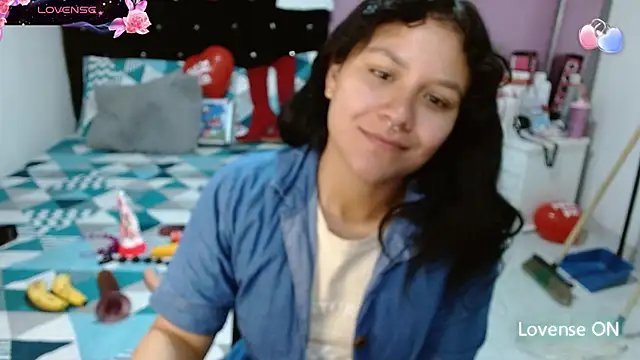Snapshot of soniafuckboobs chatting on 02.21.25 soniafuckboobs online show from 02.21.25