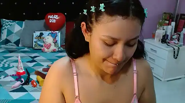 Snapshot of soniafuckboobs chatting on 02.26.25 soniafuckboobs online show from 02.26.25
