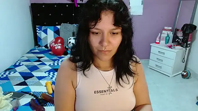Snapshot of soniafuckboobs chatting on 03.14.25 soniafuckboobs online show from 03.14.25