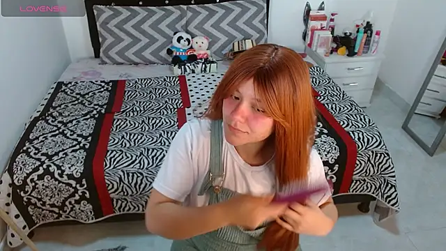 Snapshot of soniafuckboobs chatting on 11.11.25 soniafuckboobs online show from 11.11.25