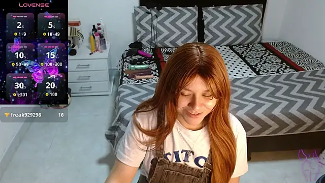 Snapshot of soniafuckboobs chatting on 11.15.25 soniafuckboobs online show from 11.15.25