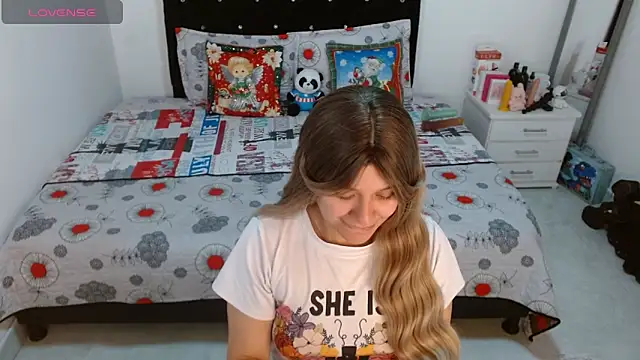 Snapshot of soniafuckboobs chatting on 12.16.25 soniafuckboobs online show from 12.16.25