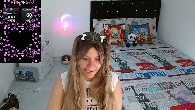 Snapshot of soniafuckboobs chatting on 12.18.25 soniafuckboobs online show from 12.18.25