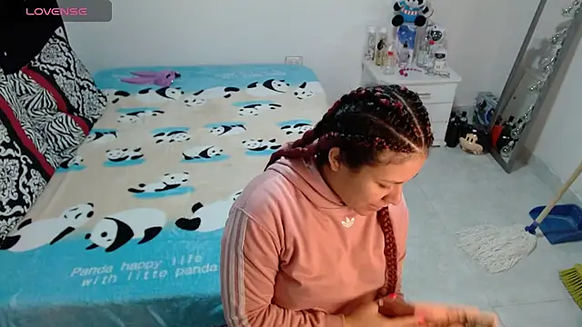 Snapshot of soniafuckboobs chatting on 02.19.26 soniafuckboobs online show from 02.19.26