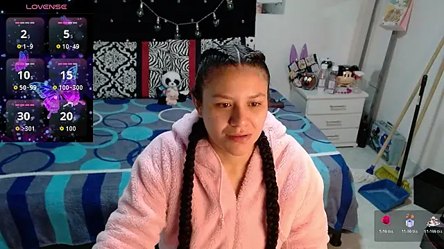 Snapshot of soniafuckboobs chatting on 03.10.26 soniafuckboobs online show from 03.10.26