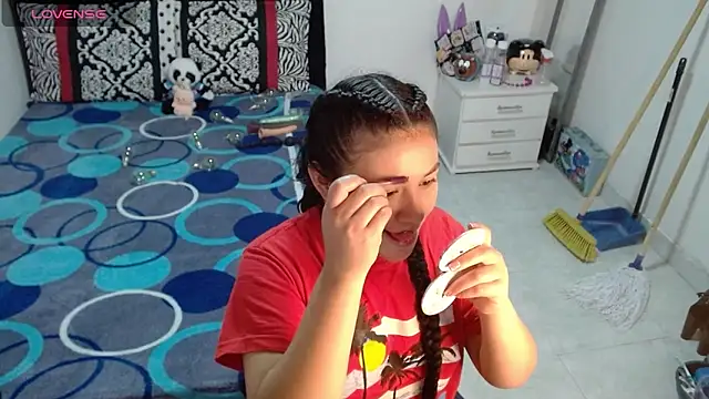 Snapshot of soniafuckboobs chatting on 03.12.26 soniafuckboobs online show from 03.12.26