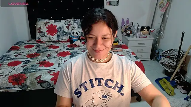 Snapshot of soniafuckboobs chatting on 03.18.26 soniafuckboobs online show from 03.18.26