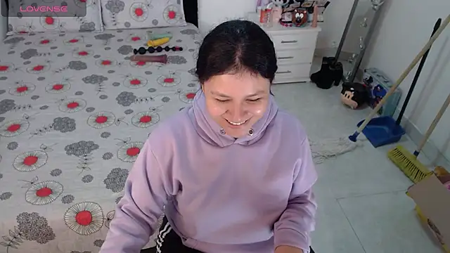 Snapshot of soniafuckboobs chatting on 04.01.26 soniafuckboobs online show from 04.01.26