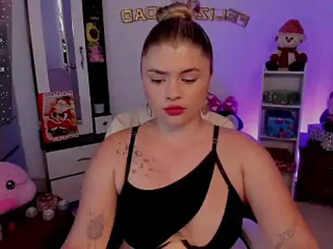 chloejones   online show from 12.10.24
