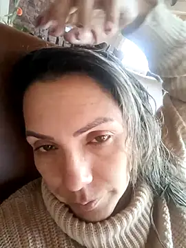 Snapshot of Chantal_hott chatting on 10.02.25 Chantal hott online show from 10.02.25