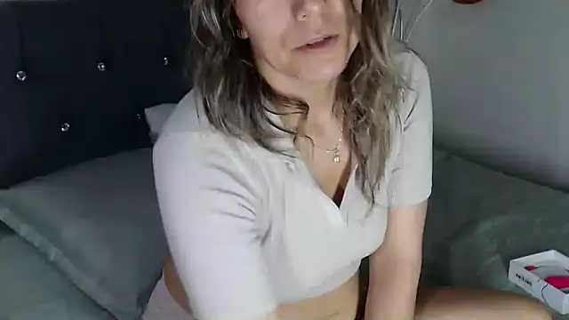 Snapshot of Chantal_hott chatting on 10.10.25 Chantal hott online show from 10.10.25