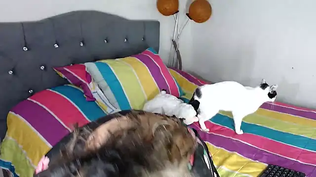 Snapshot of Chantal_hott chatting on 10.18.25 Chantal hott online show from 10.18.25