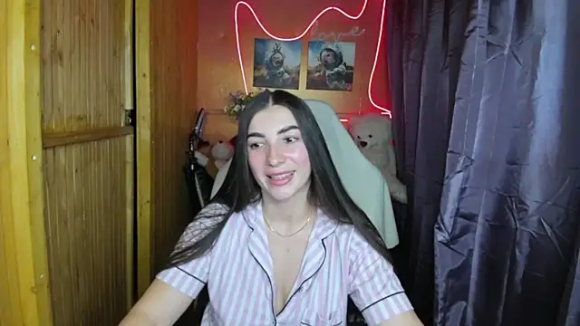 Fiery Brunette  online show from 02.09.25