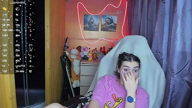 Fiery Brunette  online show from 02.24.25