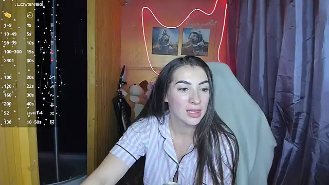 Fiery Brunette  online show from 03.03.25