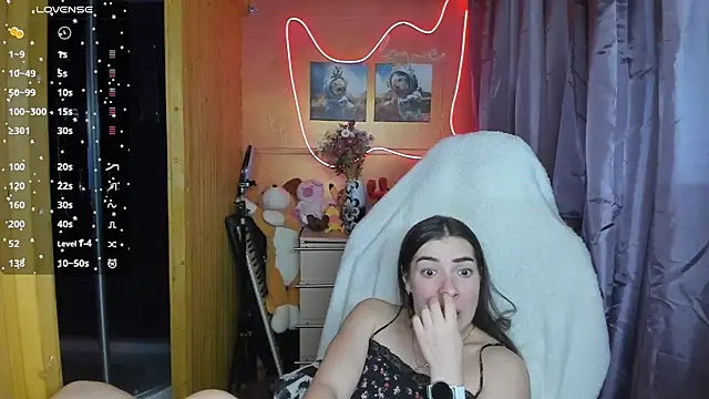 Fiery Brunette  online show from 03.15.25