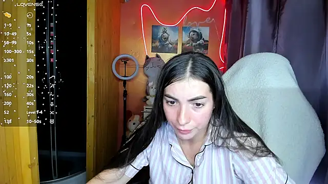 Fiery Brunette  online show from 09.16.25