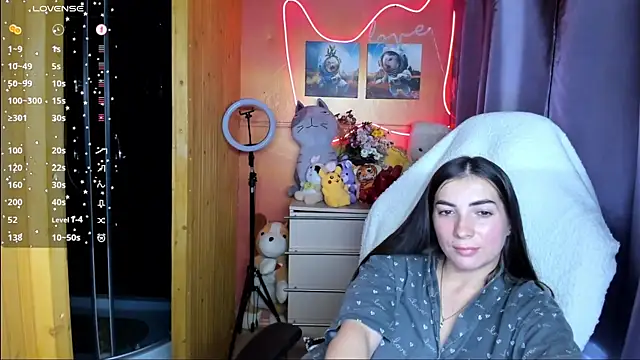 Fiery Brunette  online show from 09.28.25