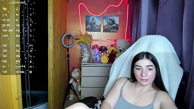 Fiery Brunette  online show from 11.21.25