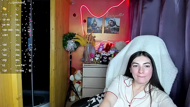 Fiery Brunette  online show from 01.06.26