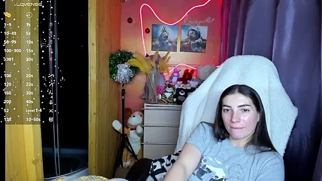 Fiery Brunette  online show from 01.13.26