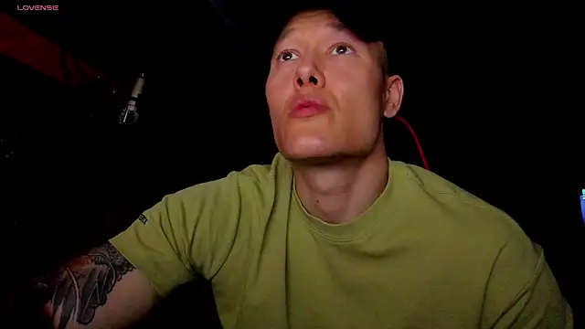 Snapshot of RODARRI chatting on 09.09.25 RODARRI online show from 09.09.25