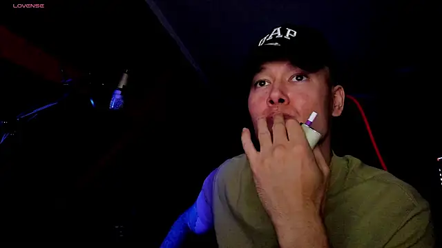 Snapshot of RODARRI chatting on 09.10.25 RODARRI online show from 09.10.25