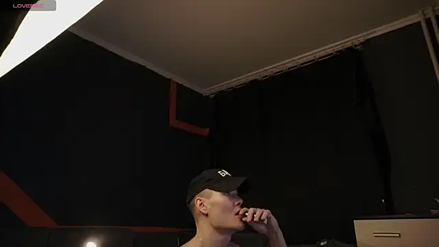 Snapshot of RODARRI chatting on 01.14.26 RODARRI online show from 01.14.26