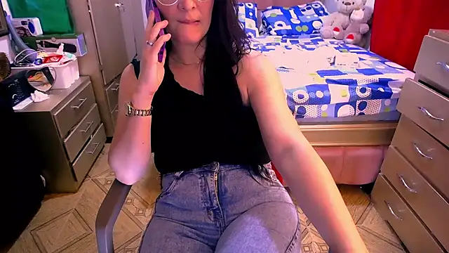 Snapshot of BitterMomXxx chatting on 02.09.25 BitterMomXxx online show from 02.09.25