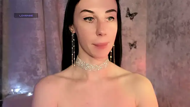 Snapshot of elena_addiction chatting on 06.08.26 elena addiction online show from 06.08.26