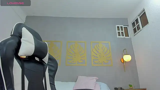 ayla13  online show from 02.25.25