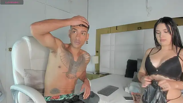 Latiin Couple online show from 02.23.25