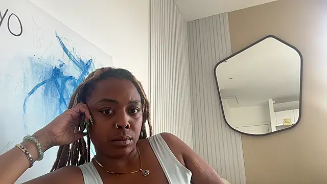 Snapshot of ChocolateCakeQueen chatting on 01.26.25 ChocolateCakeQueen online show from 01.26.25