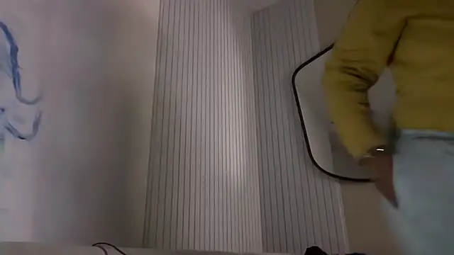 Snapshot of ChocolateCakeQueen chatting on 01.28.25 ChocolateCakeQueen online show from 01.28.25