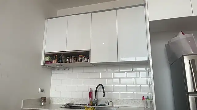 Snapshot of ChocolateCakeQueen chatting on 02.14.25 ChocolateCakeQueen online show from 02.14.25