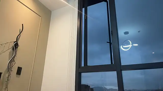 Snapshot of ChocolateCakeQueen chatting on 02.15.25 ChocolateCakeQueen online show from 02.15.25