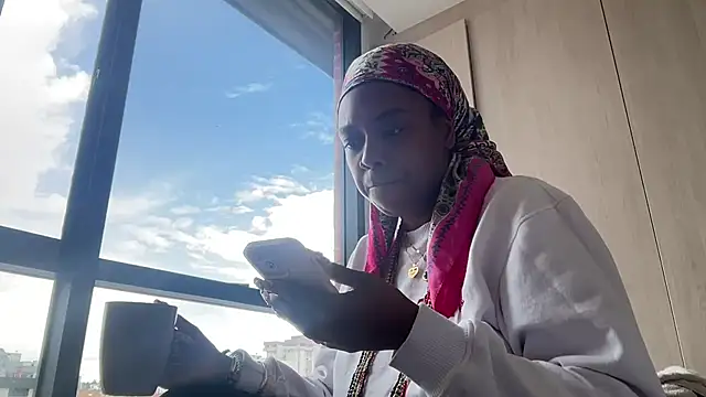 Snapshot of ChocolateCakeQueen chatting on 03.02.25 ChocolateCakeQueen online show from 03.02.25