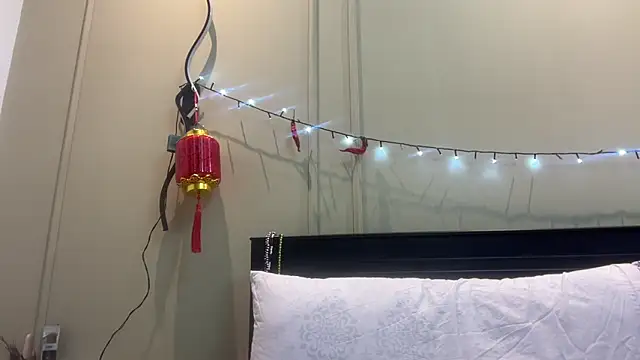 Snapshot of ChocolateCakeQueen chatting on 03.11.25 ChocolateCakeQueen online show from 03.11.25