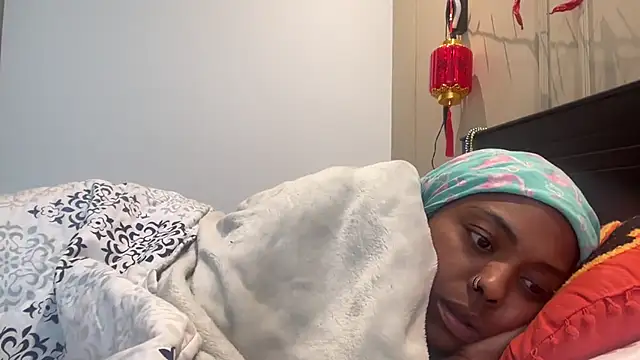 Snapshot of ChocolateCakeQueen chatting on 03.15.25 ChocolateCakeQueen online show from 03.15.25