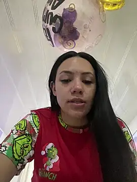 Snapshot of hannahb-e chatting on 12.24.24 hannahb-e online show from 12.24.24