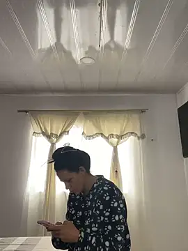 hannahb-e online show from 10.17.25