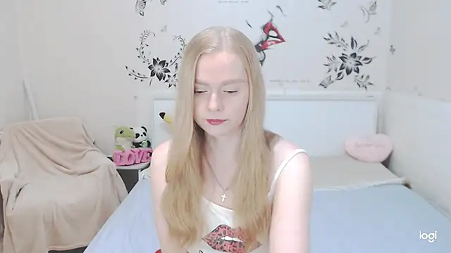 Snapshot of alice_de chatting on 12.04.25 alice de online show from 12.04.25