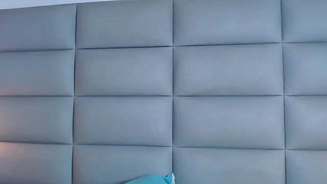 emily brontee  online show from 02.01.25