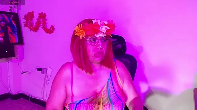 Snapshot of _samara chatting on 09.30.25 samara online show from 09.30.25